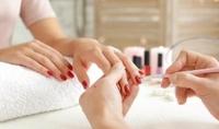 THE DIFFERENCE BETWEEN GEL NAILS AND GEL POLISH